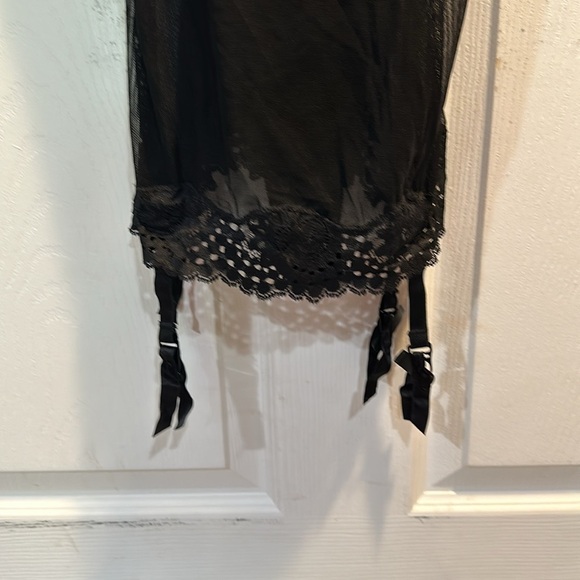 Vintage Victoria’s Secret Sheer Mesh Garter Slip Teddy 34B - Picture 6 of 10